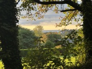 Bretagne ,Septembre 2025, vue de campagne, la mer à l'horizon