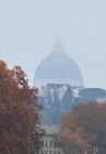 Rome, Novembre 2025 Coupole de St.Pierre dans le brume